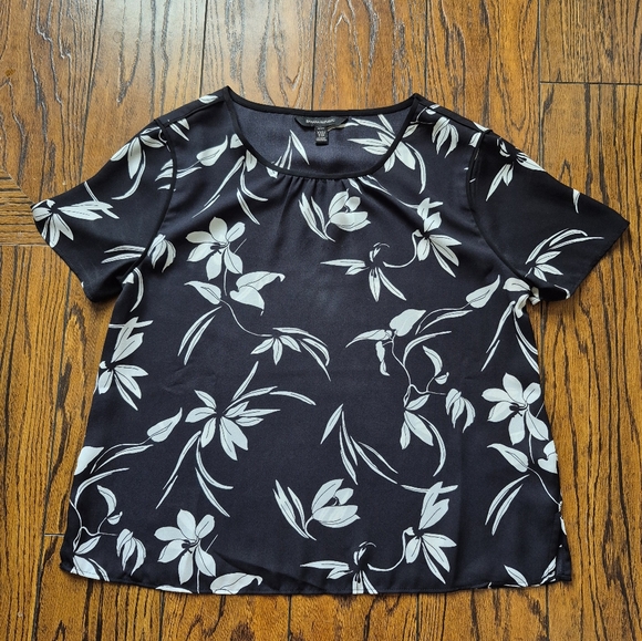 Banana Republic Tops - Banana Republic XXS Top